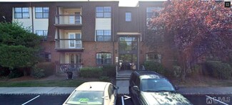 1604 Green Hollow Dr, Iselin, NJ 08830