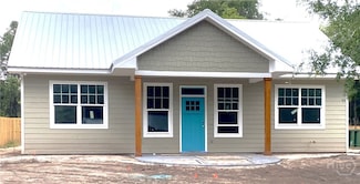 502 5th St W, Darien, GA 31305