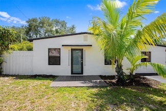 1640 NE 183rd St, Miami, FL 33179