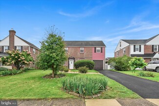 211 Oxford Hill Ln, Havertown, PA 19083