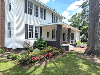 206 Calhoun St, Johnston, SC 29832