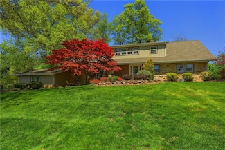 2 Davidson Dr, Beaver Falls, PA 15010