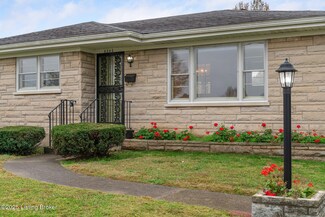 8202 Red Cedar Way, Louisville, KY 40219