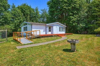 515 155th Ave SW, Lakebay, WA 98349