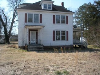 66 Kerr St, Onancock, VA 23417