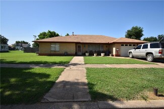 303 E Main St, Marshall, OK 73056