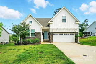 18619 Mainsail Ct, Lancaster, SC 29720