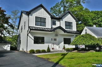 14 Charles Terrace, Waldwick, NJ 07463