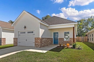 153 Heyward Dr, Dothan, AL 36303