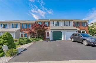 152 Village Walk Dr, Macungie, PA 18062