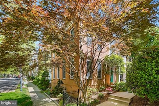 217 Hart Rd, Gaithersburg, MD 20878