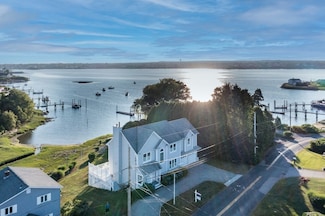 56 Marine Dr, Narragansett, RI 02882