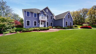 101 Forest Edge Dr, Clarks Summit, PA 18411