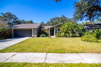 915 Woodleaf Way, Tampa, FL 33613