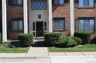 19809 Ridgemont St Unit 45, Saint Clair Shores, MI 48080