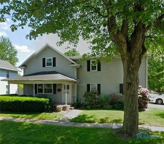 404 E Garfield Ave, Swanton, OH 43558