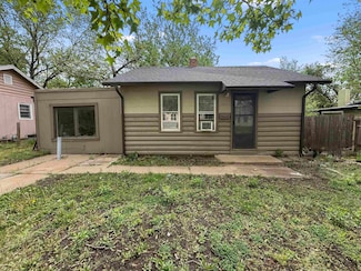 810 Harding St, Wichita, KS 67208