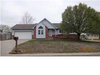 420 Oakwood St, Rose Hill, KS 67133