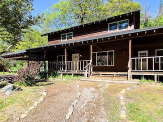 3206 Middle Creek Ranch Rd, Horse Creek, CA 96050