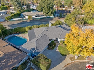 22563 Tiara St, Woodland Hills, CA 91367