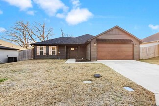 122 Brenlind Ln, Mineola, TX 75773