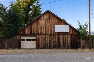 8389 Florence Ave, Emmett, ID 83617