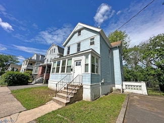 717 Valley St, Orange, NJ 07050