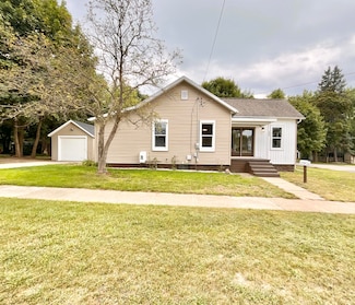 203 E Ann St, Belding, MI 48809