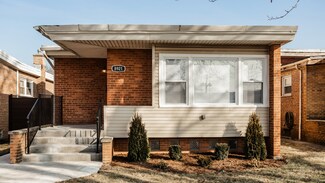8921 S Phillips Ave, Chicago, IL 60617