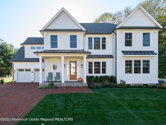 17 Bingham Ct, Rumson, NJ 07760