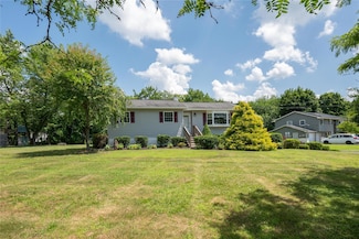 34 Windmill Rd, Poughkeepsie, NY 12601