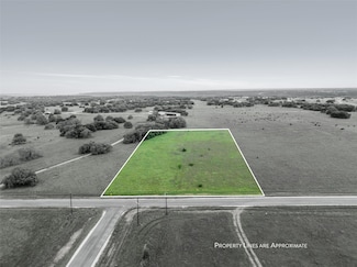 446 Grand Canyon Dr, Oglesby, TX 76561