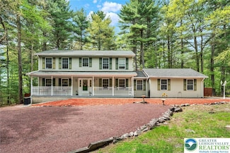 146 Bernadette Dr, Dingmans Ferry, PA 18328