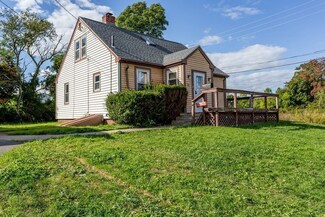 23 Stillwell Ct, Somerset, MA 02725