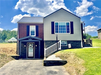 114 Brady Ave, Beaver Falls, PA 15010