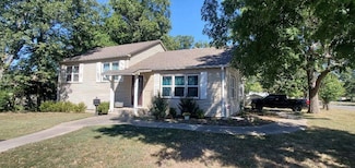 220 S Larson Ave, Chanute, KS 66720