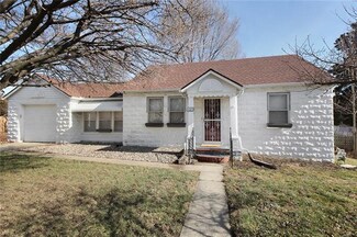 1023 S Forest Ave, Independence, MO 64050