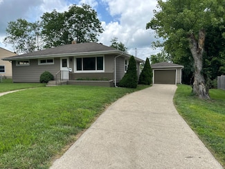 26 Gregory Ln, Hamilton, OH 45013