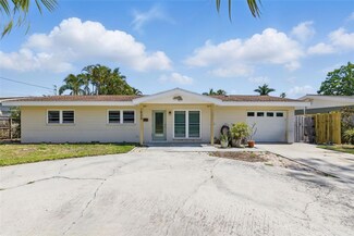 1524 Carson Cir NE, Saint Petersburg, FL 33703