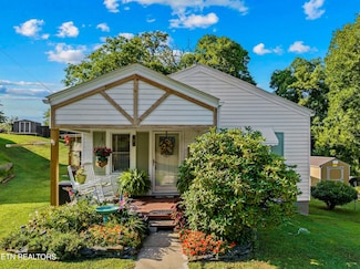 532 Woodlawn Ave, Newport, TN 37821