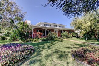 6895 Colony Dr S, Saint Petersburg, FL 33705