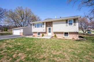 5070 Parkridge Ave, Pleasant Hill, IA 50327