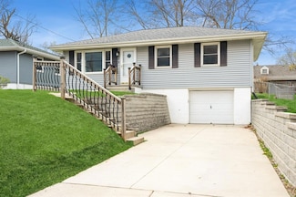 3818 66th St, Urbandale, IA 50322