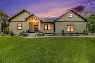 1185 N Hillside Dr, Ludington, MI 49431