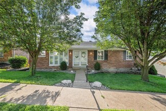 4752 Kerth Dr, Saint Louis, MO 63128