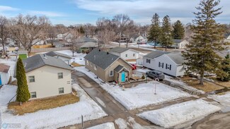 704 13th St N, Moorhead, MN 56560