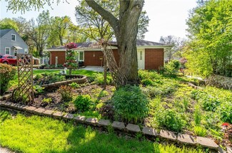 1734 63rd St, Windsor Heights, IA 50324