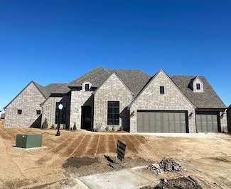 1302 Oakhurst Cir, Claremore, OK 74017