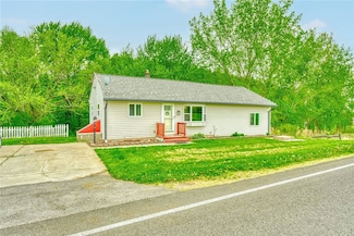 699 Hartnagle Rd, Newark, NY 14513
