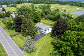 17 Raylinsky Ln, Mechanicville, NY 12118